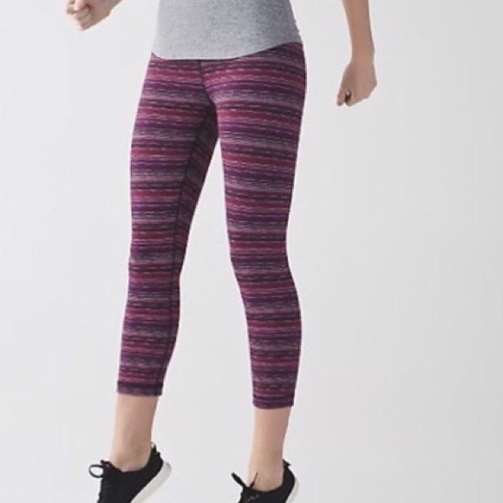 Lululemon Wunder Under Crops - Great condition